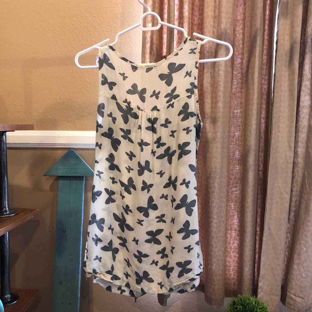Flowy, Feminine Tank - Picture 7 of 8